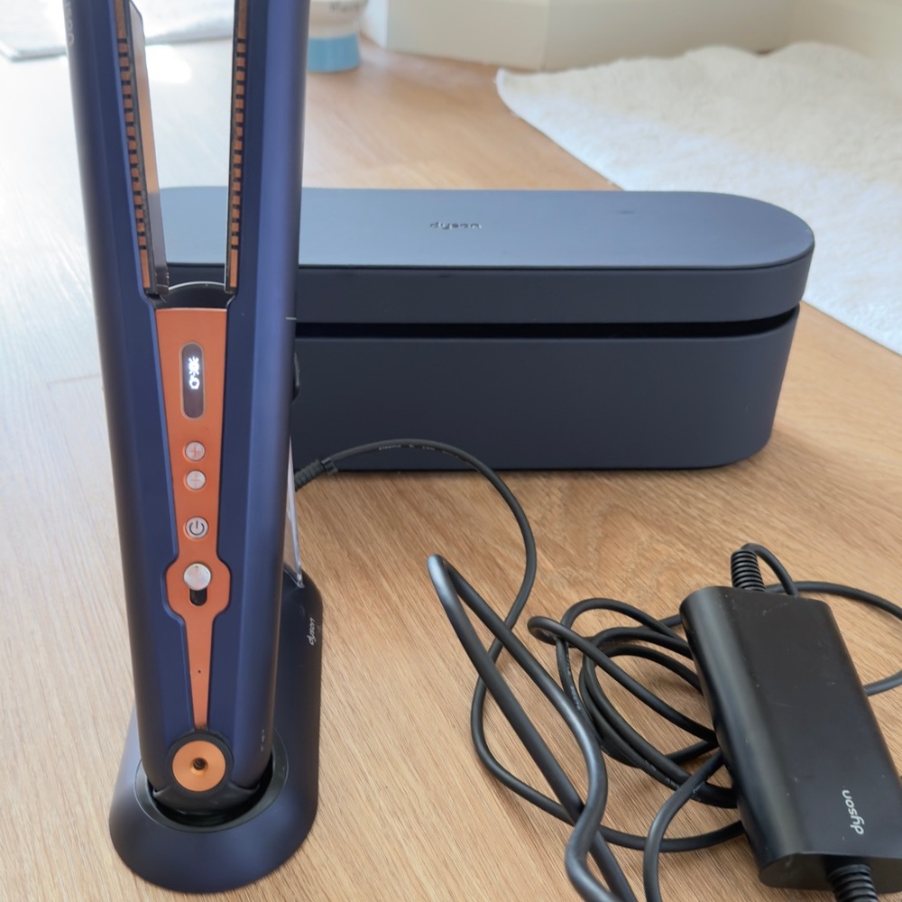 Barely used Dyson flat iron